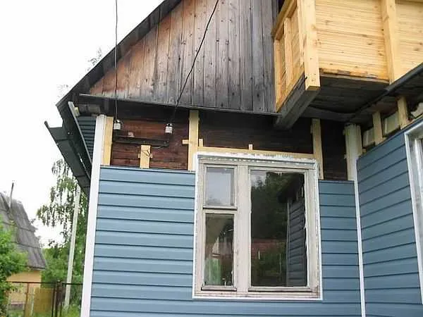 Если вы думаете, чем отделать дом из бруса снаружи, возможно ваш вариант - сайдинг