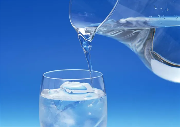 Дистиллированная вода: химическая формула, температура замерзания, электропроводность, польза и вред