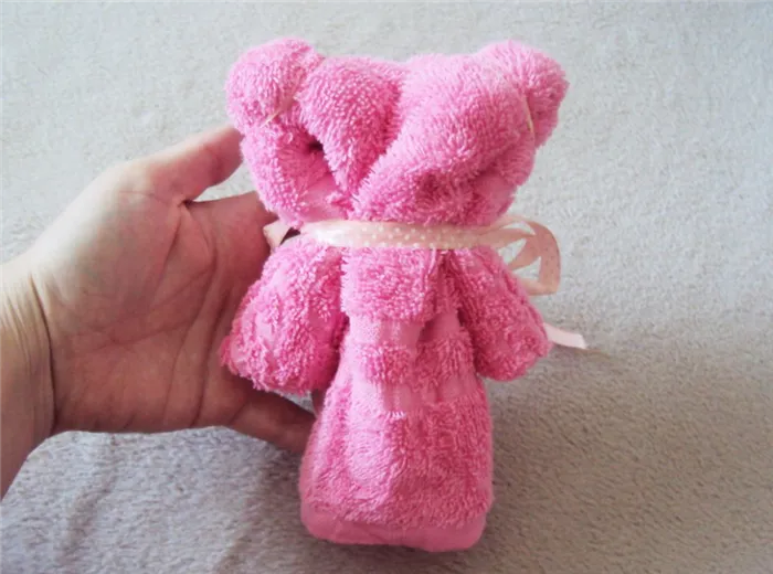 Как сделать медвежонка из полотенца и резинок для подарка: пошаговая инструкция