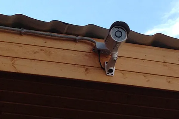 Камера видеонаблюдения на даче