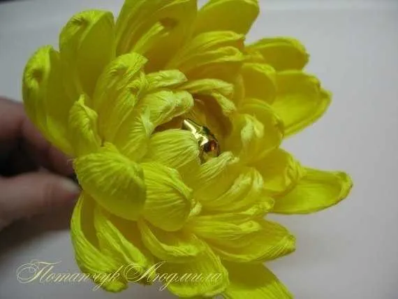 Изготовление хризантем из гофрированной бумаги