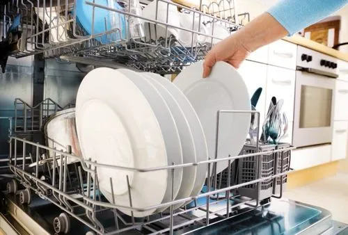 Функция сушки гарантирует, что вы всегда будете получать сухую и чистую посуду из вашей посудомоечной машины.