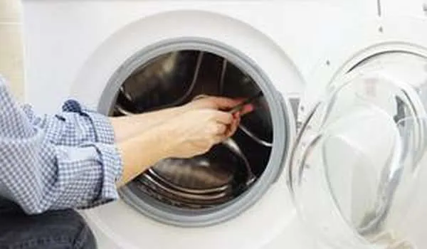 Как разобрать принадлежности стиральной машины Indesit