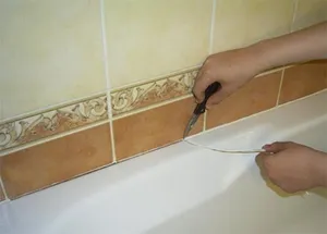 Объяснение причин возникновения щелей между ванной и стенами