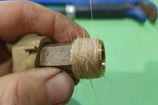 Как правильно наматывать лен на трубные нити