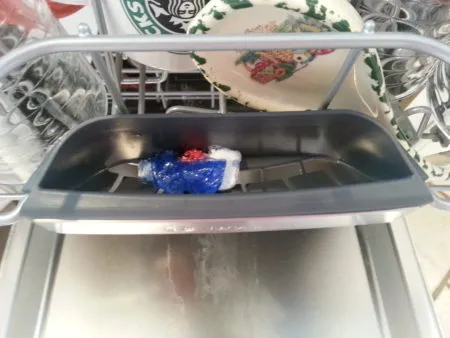 Что делать, если таблетки соли для посудомоечной машины не растворяются в процессе мойки