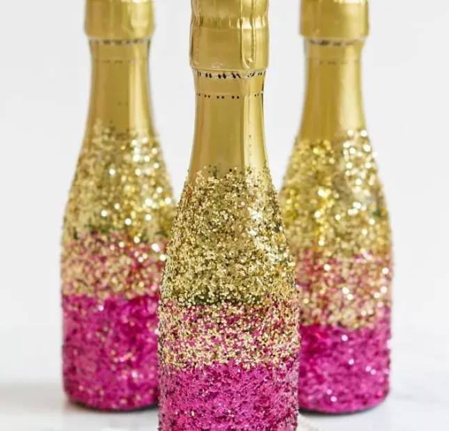 Как красиво украсить бутылку шампанского своими руками на большой праздник 2022 года