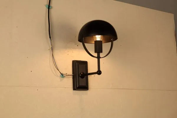 Порядок монтажа и установки настенного светильника