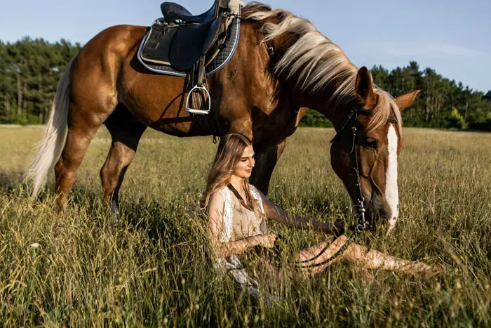 девушка и конь