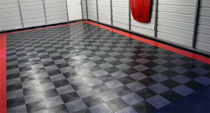 Керамическая плитка на полу в гараже