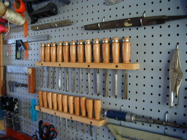 Пример хранения отверток и других часто используемых небольших инструментов