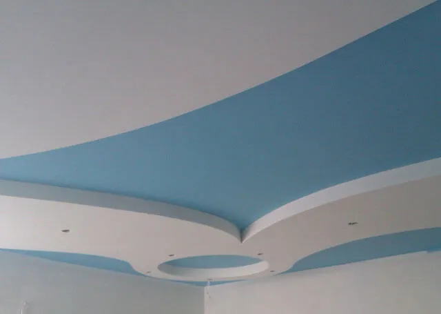 чем красить потолок в комнате