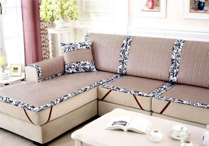 Красивый и практичный элемент декора будет вполне уместен на диване в любом помещении