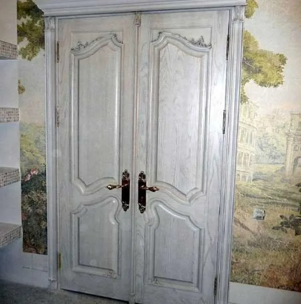 Восстановленная эксклюзивная дверь