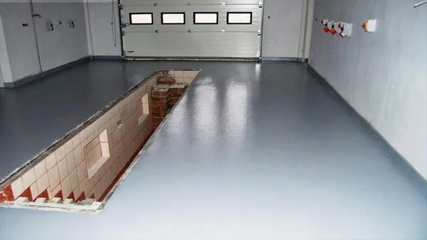 На фото – окрашенный бетонный пол в производственном помещении