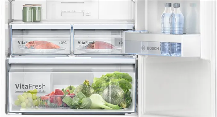 В холодильниках компании бош большое пространство отведено под лотки для продуктов в зоне свежести