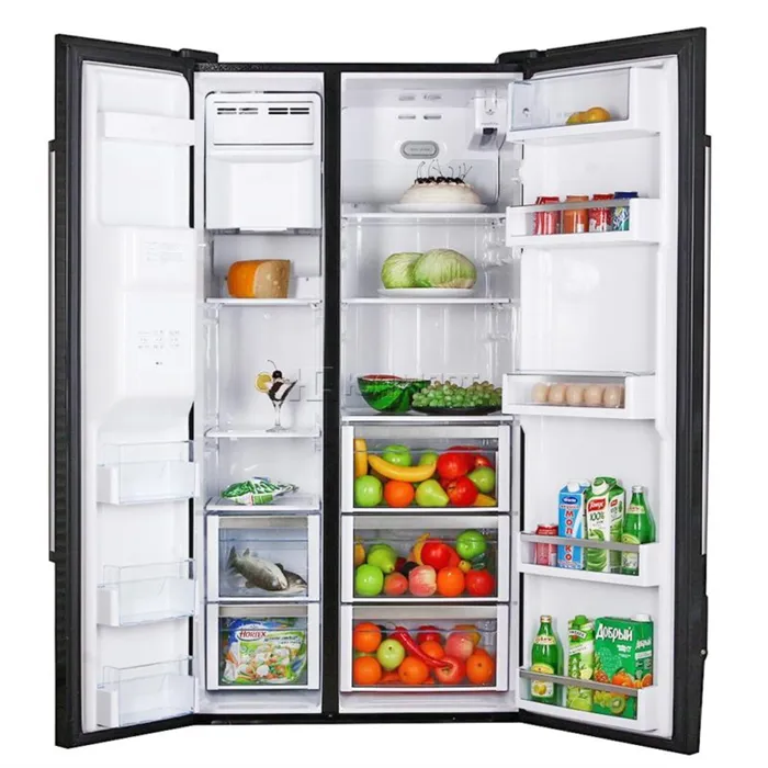 Большой двухкамерный холодильник с горизонтальным расположением камер и высоким морозильным отсеком