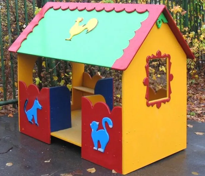 схема каркаса дачного детского домика на улице