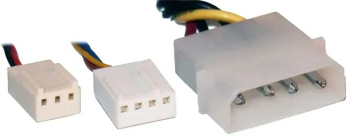 Подключение вентиляторов. Слева налево: 3 pin, 4pin и Molex.