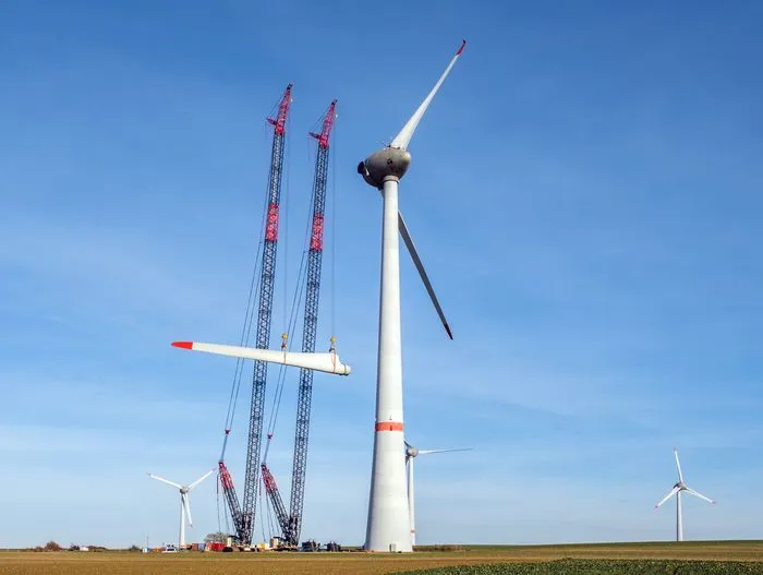 Монтаж ветрогенератора Enercon E-126 с диаметром лопастей 126 метров