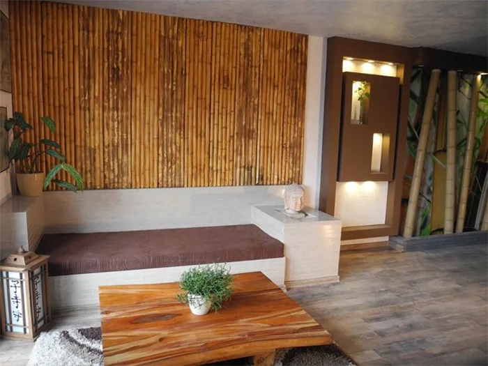 Бамбуковая стеновая панель в гостиной