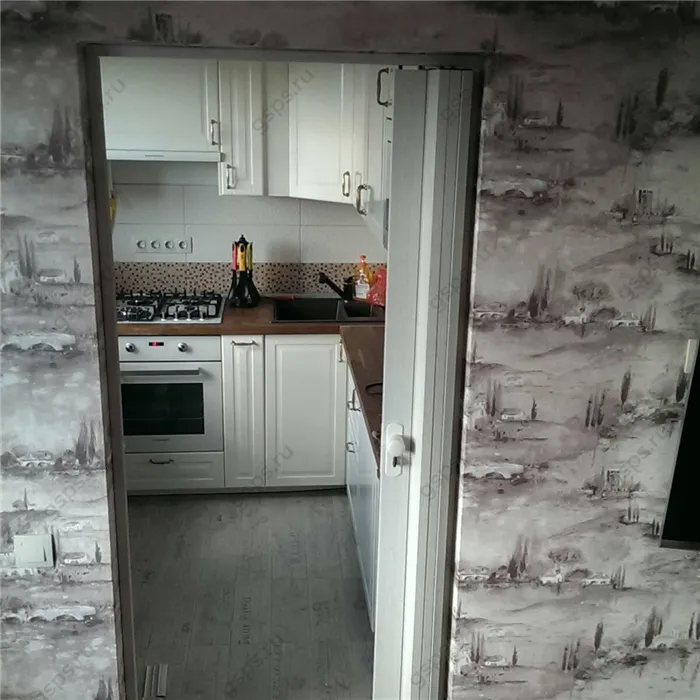 Объединение кухни с комнатой - дверь гармошка