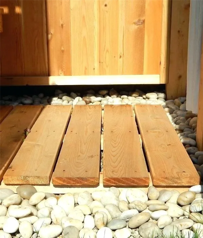 Деревянная решетка для пола из обрезной доски